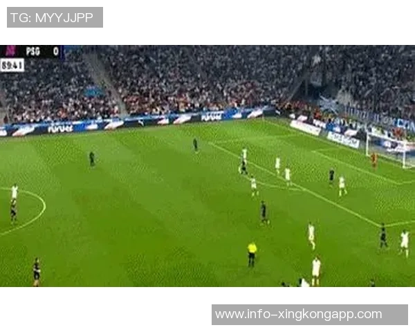 马赛后卫阿格德机场遭球迷袭击险遭扇脸事件引发关注