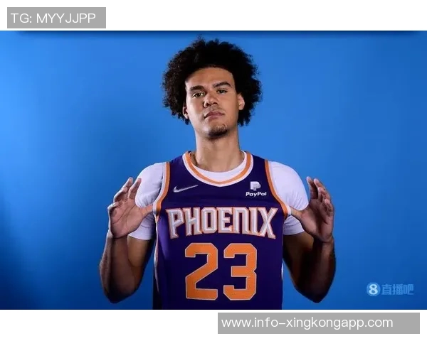 卡梅隆约翰逊膝伤严重痛苦倒地提前退场球迷心疼不已 卡梅隆约翰逊膝伤严重痛苦倒地提前退场球迷心疼不已