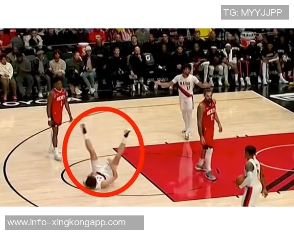 开拓者媒体人杨瀚森亲历亚当斯力量展现感受最强壮之人魅力 开拓者媒体人杨瀚森亲历亚当斯力量展现感受最强壮之人魅力