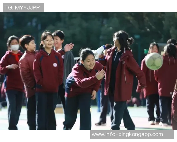 鲍尔默在全球最佳篮球馆中感受伟大运动的无上荣耀与激情